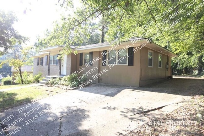 Building Photo - 1105 Little John Ln