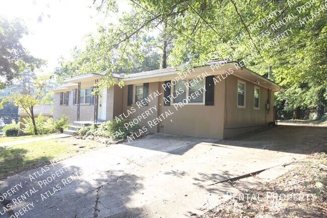 Foto del edificio - 1105 Little John Ln