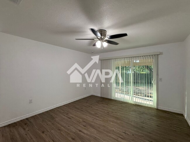Foto del edificio - 102 Green Meadow Blvd