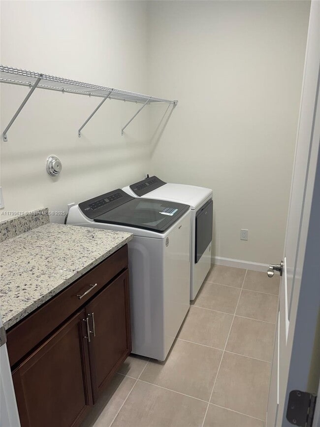 Photo - 5230 Thatcher Ct House