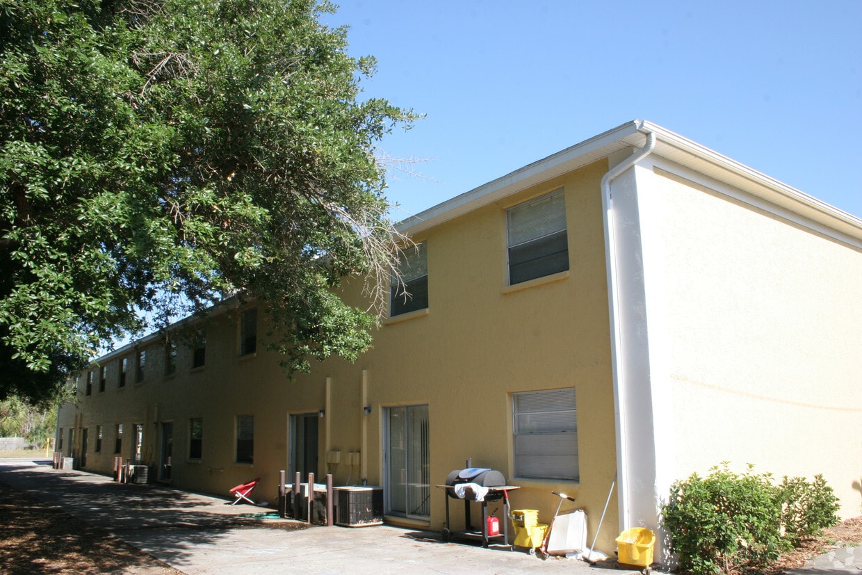 Building Photo - 3010 W Binnicker Ave