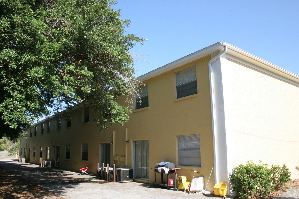 Foto del edificio - 3010 W Binnicker Ave