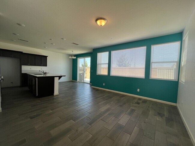 Building Photo - modern 3-bedroom, 2.5-bathroom home locate...
