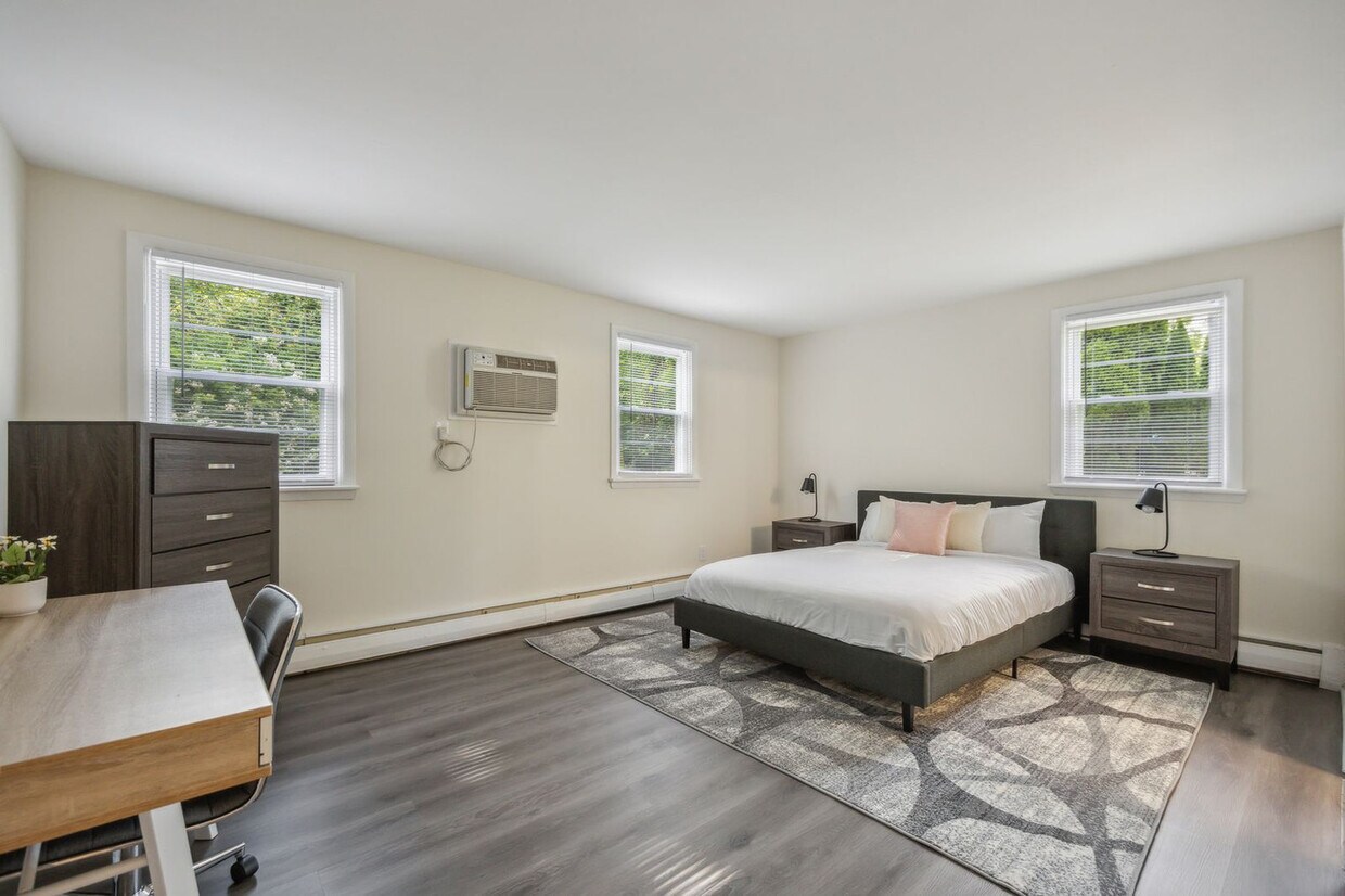 Foto principal - 1302 Wharton Dr