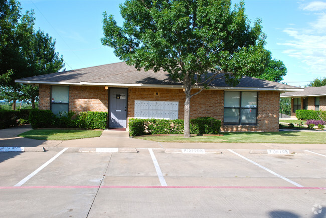 Building Photo - Cliff View Village Apartments