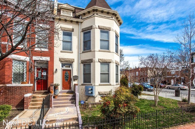 Building Photo - 2 br, 3 bath House - 301 R St NW Unit 1