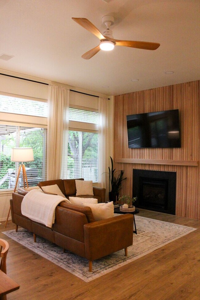 Foto del edificio - Luxury Ranch-Style Home for Rent in SE For...