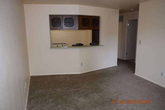 Building Photo - 3840 Applegate Ave