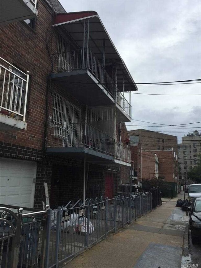 Building Photo - 57-26 Xenia St