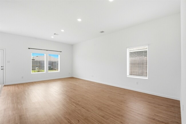 Foto del edificio - 27147 Breakaway Ln