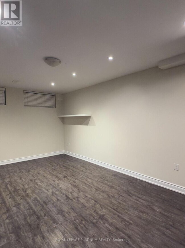 Photo du bâtiment - LOWER - 5640 FIFTH LINE