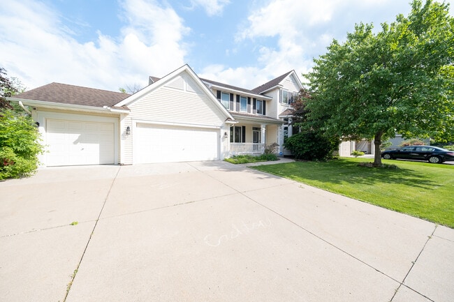 Building Photo - 4750 Merrimac Ct N