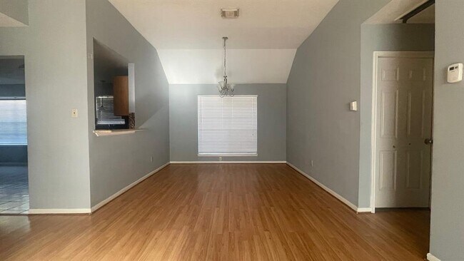 Foto del edificio - 9238 Golden Sunshine Dr