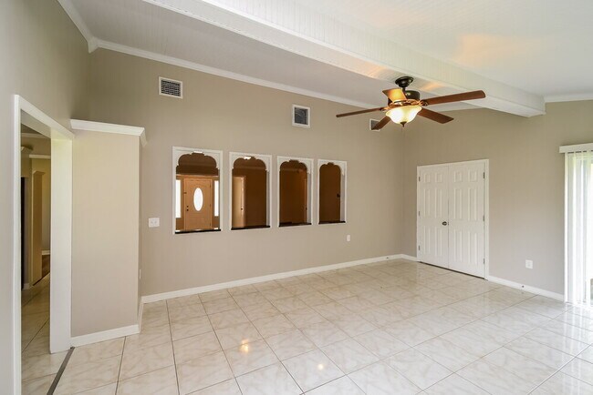 Foto del edificio - 1755 Farm Way