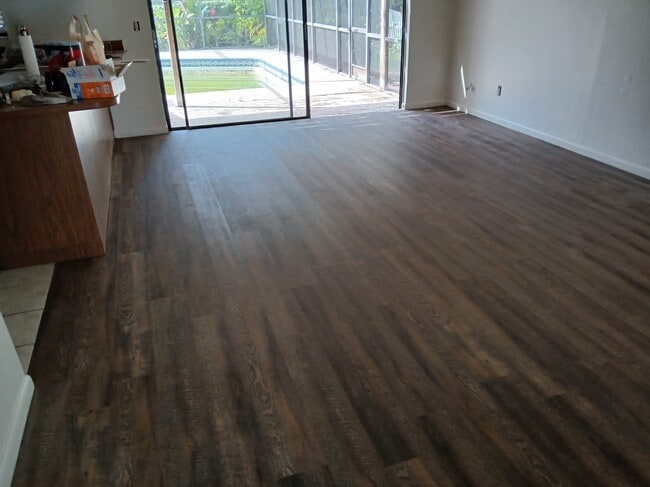 Building Photo - 4624 Landscape Dr