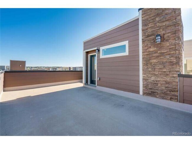 Building Photo - 15609 E Broncos Pl
