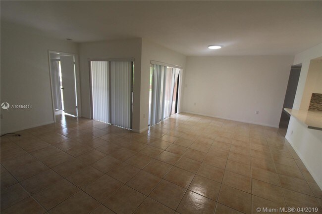 Building Photo - 9135 SW 125th Ave