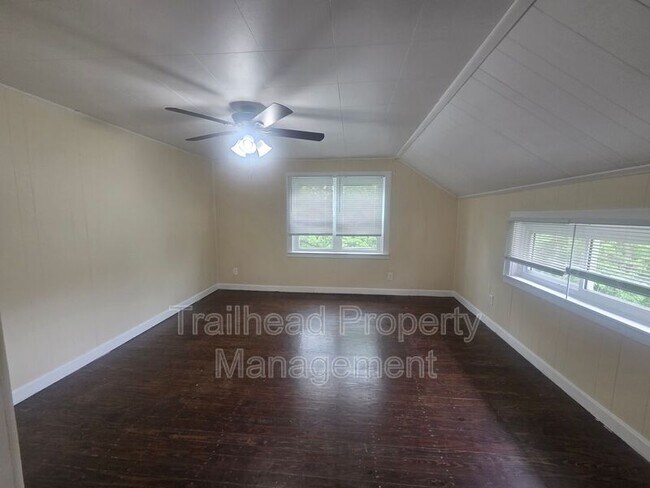 Foto del edificio - 3115 S Forest Ave