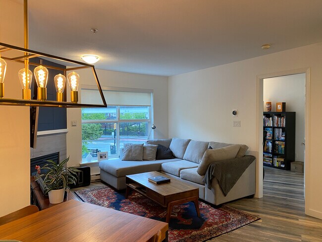 Photo du bâtiment - 1688 8th Av E