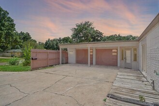 Building Photo - 7914 Braes Meadow Dr