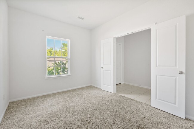 Foto del edificio - 7523 Parkview Dr
