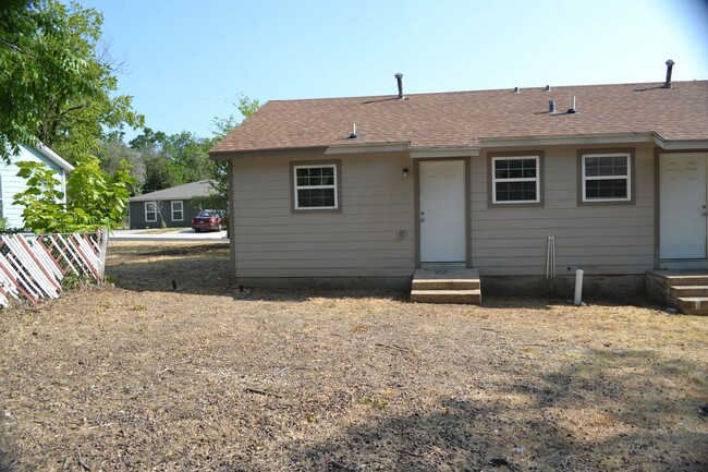 Building Photo - Cozy 1 bedroom 1 bathroom