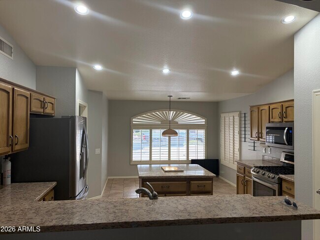 Building Photo - 15401 W Amelia Dr