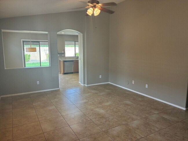 Foto del edificio - **BEAUTIFUL 3BEDROOM/2BATHROOM HOME LOCATE...