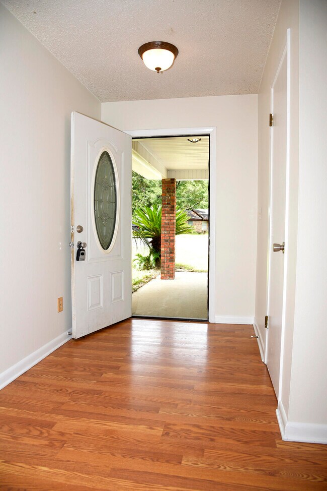 Foto del edificio - 436 Larkspur Ct