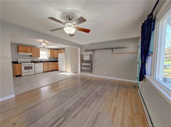 Building Photo - 38 Pond Dr