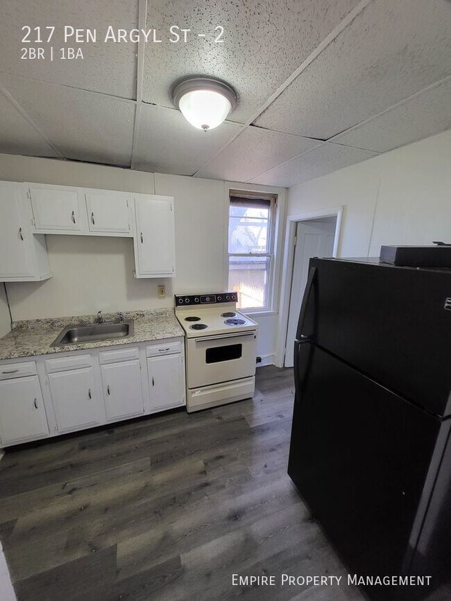Building Photo - 2 Bedroom/ 1 Bathroom in Pen Argyl!!!
