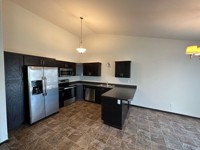 Foto del edificio - 3 Bed 3 Bath Twin Home