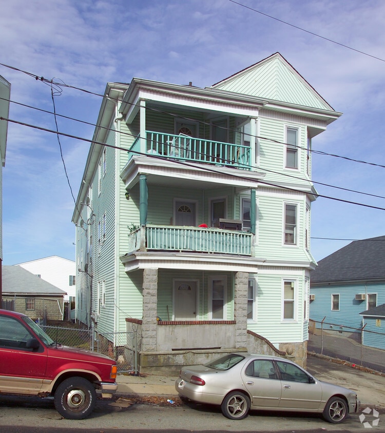 Building Photo - 305-309 Almond St