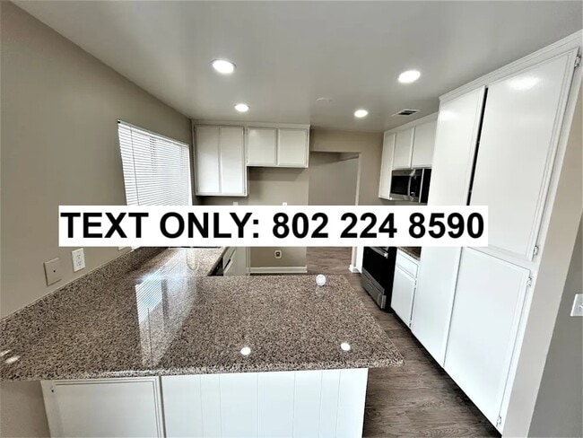 Foto del edificio - 7464 Lime Ave