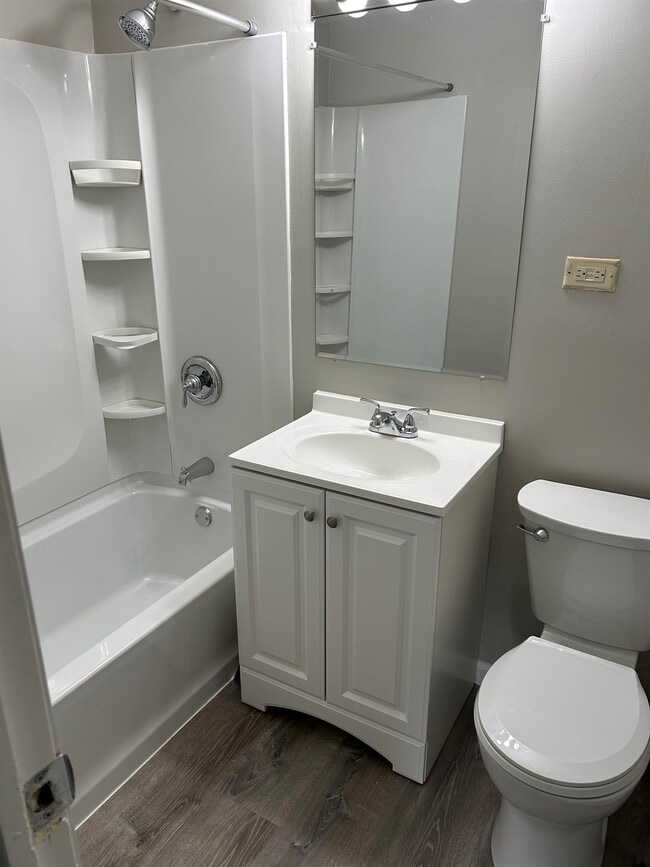 Building Photo - 228 E Oak Cliff Ct