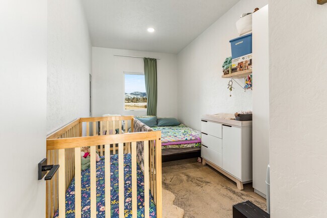 Foto del edificio - 5052 Hoblitt Ln