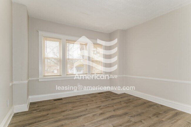 Foto del edificio - 8111 Monroe Ave