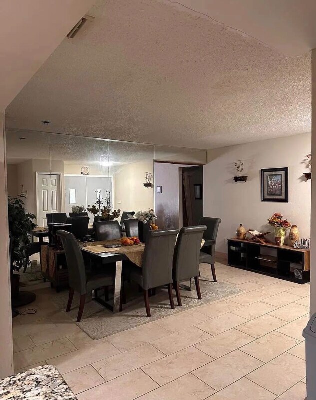 Foto del edificio - 257 S Fairbairn Dr