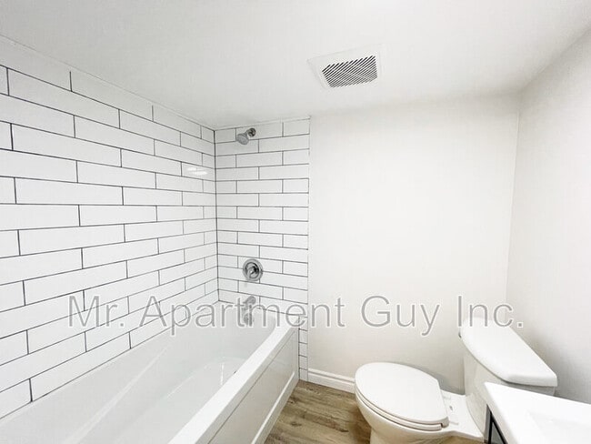 Building Photo - 40 Shanley St