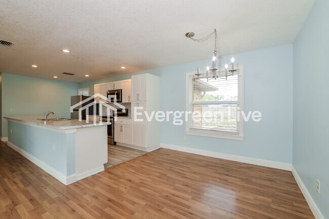 Foto del edificio - 936 Abigail Drive