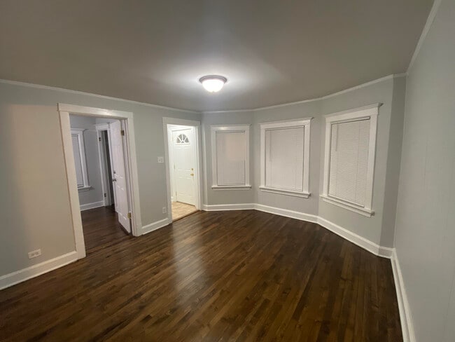 Building Photo - 4224 N Kimball Ave