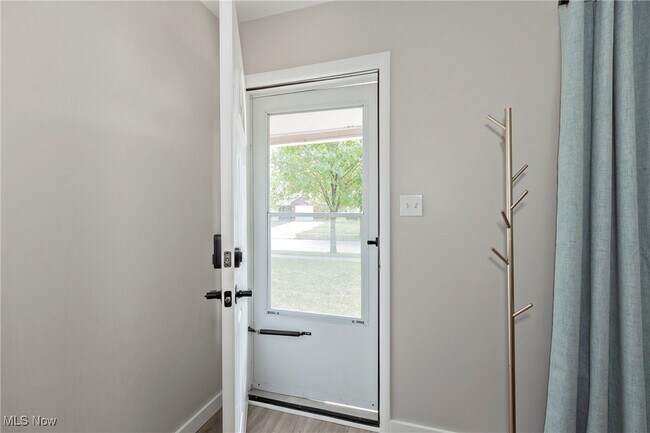Foto del edificio - 754 Hemlock Dr