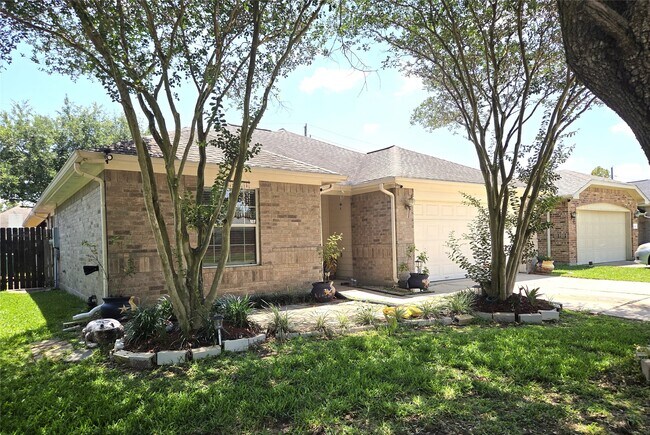 Foto del edificio - 18011 Featherfield Ln