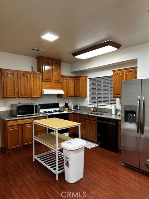 Building Photo - 300 Lampman Way