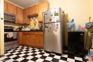 Building Photo - Redmond Apartments