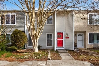 Building Photo - 304 Falling Ln