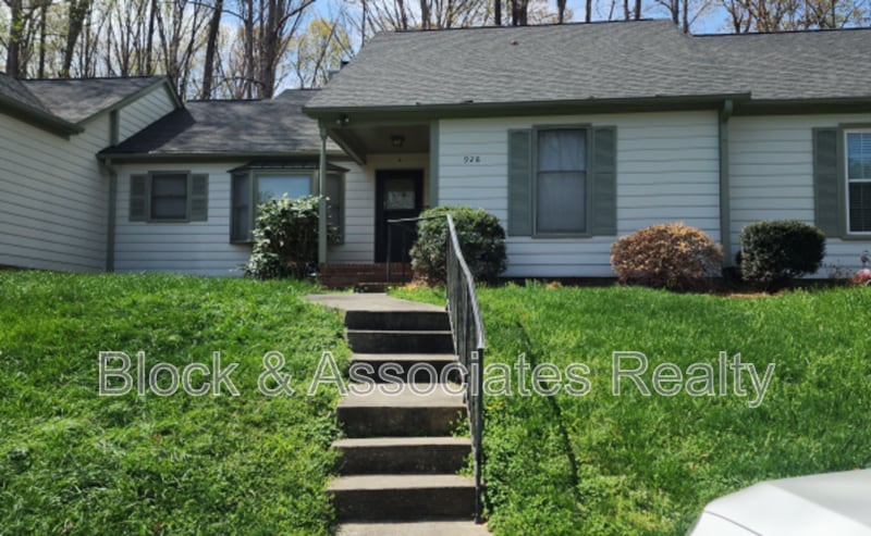 Primary Photo - 928 Chatfield Dr