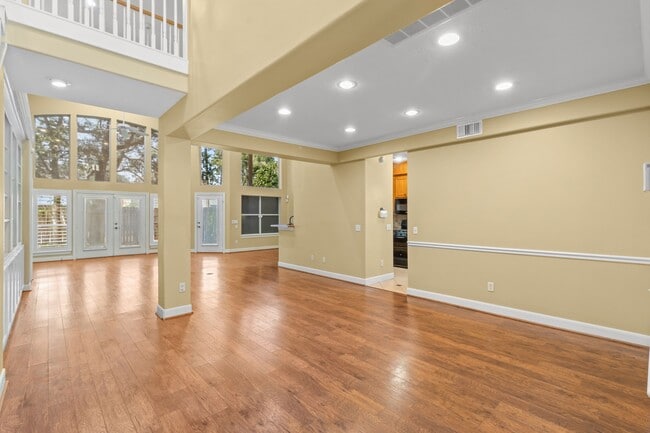 Building Photo - 3526 Mission Viejo Dr