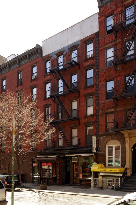Foto principal - 128 E 4th St