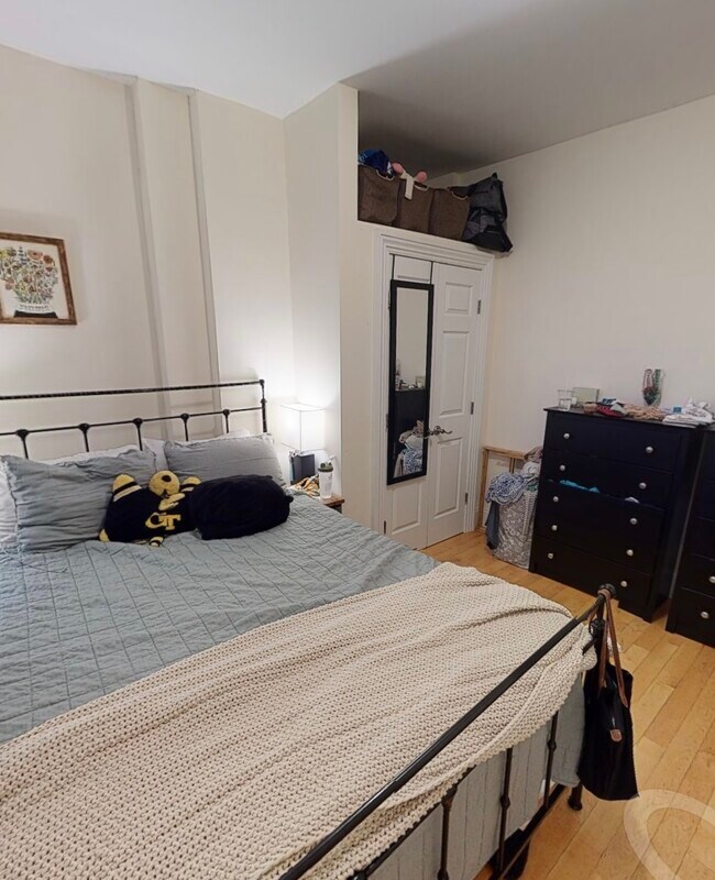 Foto del edificio - 672 Washington St